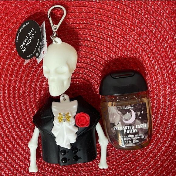 BBW Dapper Skeleton PocketBac holder and hand sanitizer NWT - Picture 4 of 5